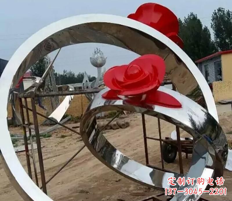 南阳公园不锈钢戒指雕塑