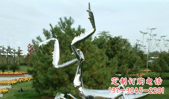 南阳不锈钢螳螂雕塑