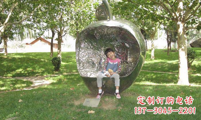 南阳精致雕刻不锈钢苹果座椅雕塑