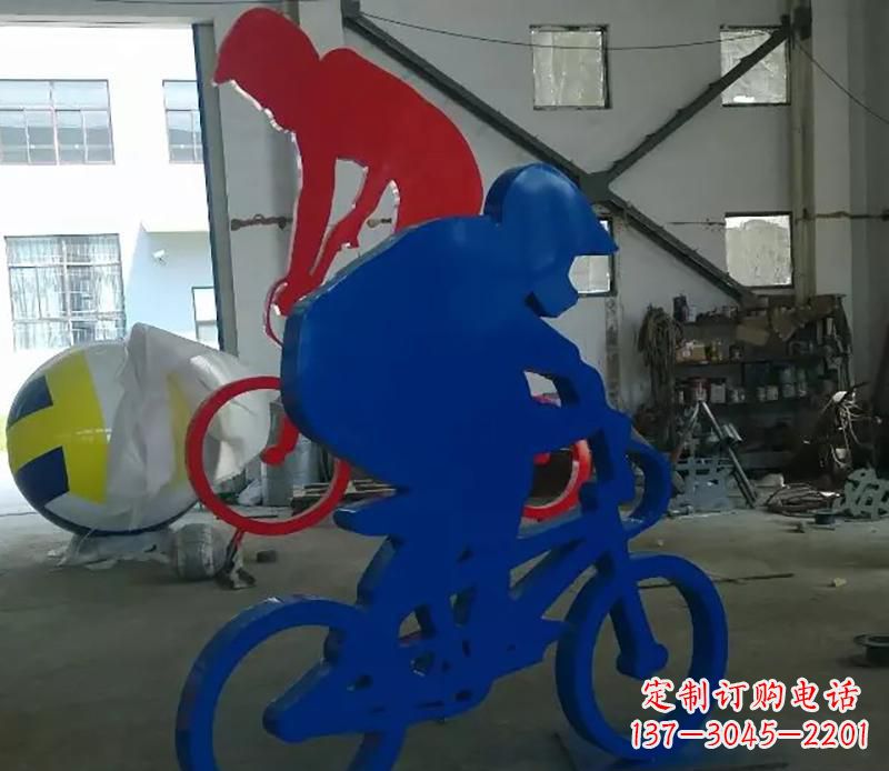 南阳公园不锈钢骑自行车运动人物雕塑