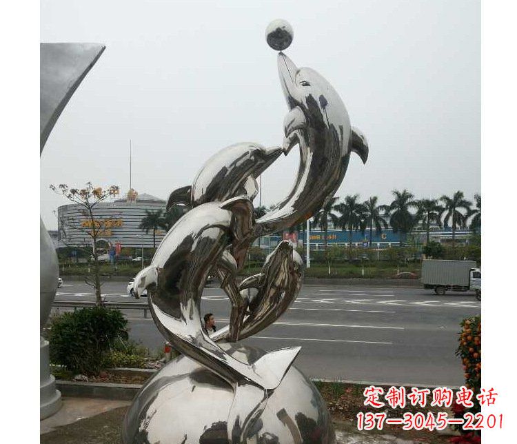 南阳海豚雕塑多功能不锈钢跳跃玩球