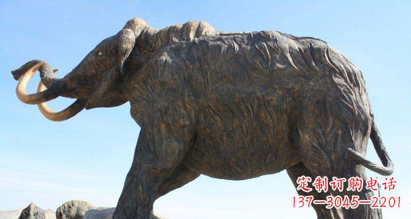 南阳公园抽象大象动物铜雕