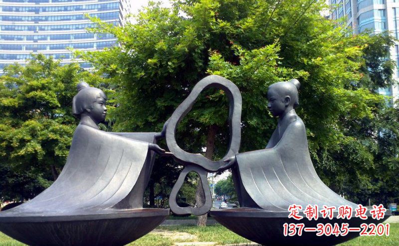南阳公园抽象孔融让梨景观铜雕