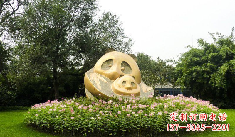 南阳公园抽象母子熊猫动物铜雕