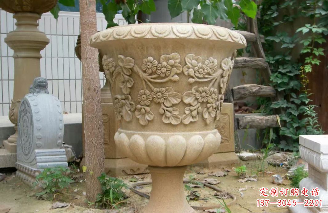南阳精美大理石花盆雕塑