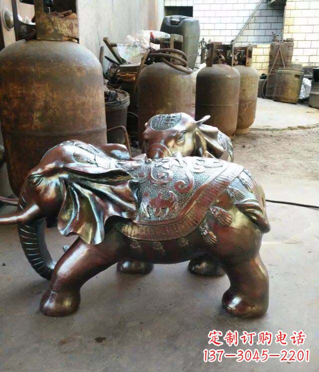 南阳 精美的铜质大象招财雕塑