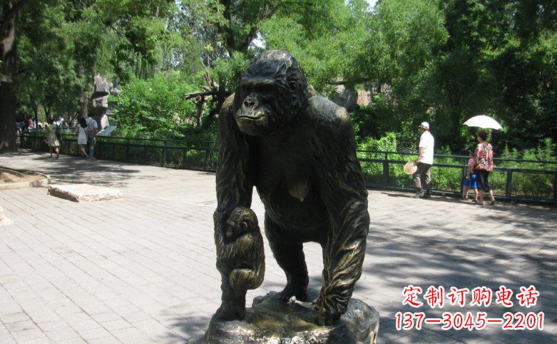 南阳象征力量的猩猩铜雕
