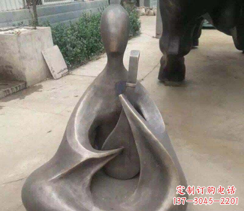 南阳抽象景观弹琵琶铜雕