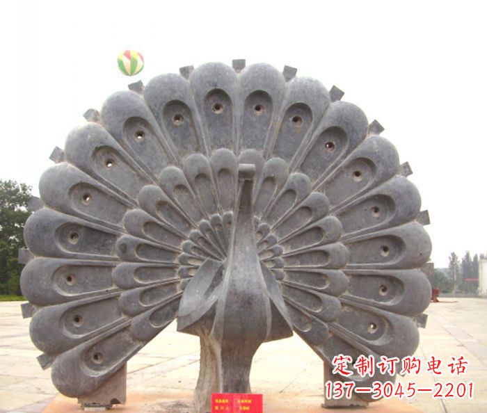 南阳风格独特的孔雀石雕
