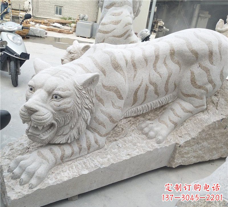 南阳中领雕塑精美大型老虎石雕,精雕细琢展现雄壮气势