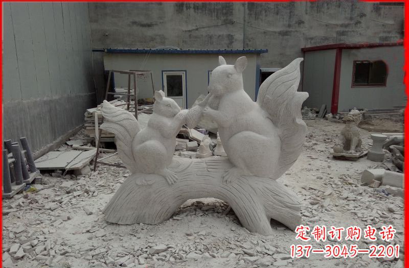 南阳中领雕塑 松鼠之爱 石雕定制