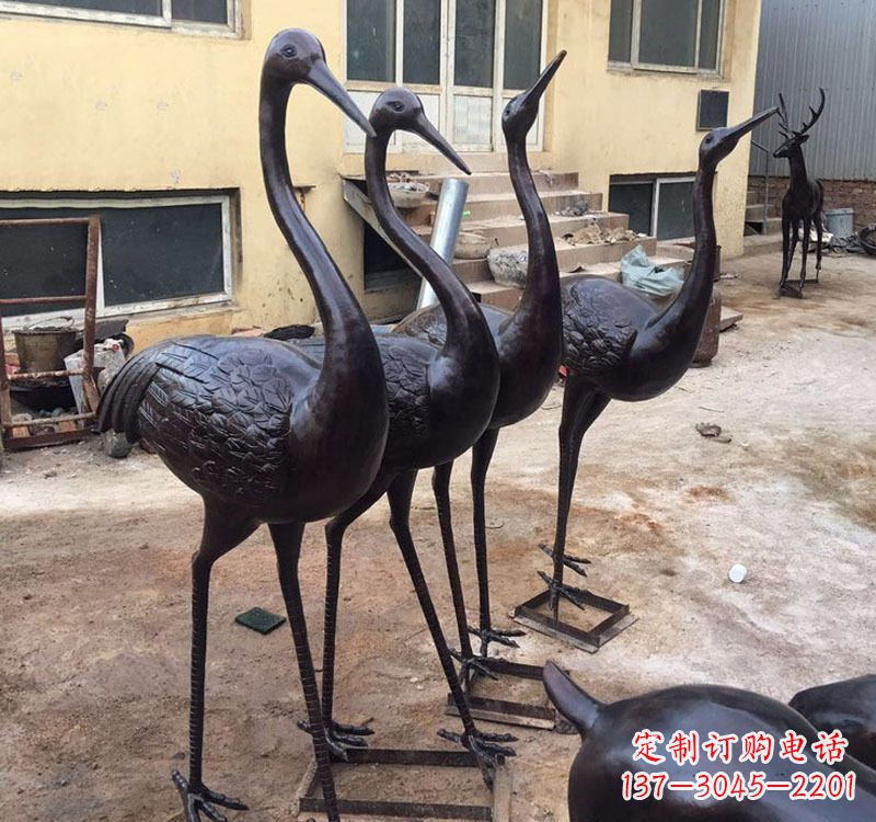 南阳公园动物铜雕丹顶鹤