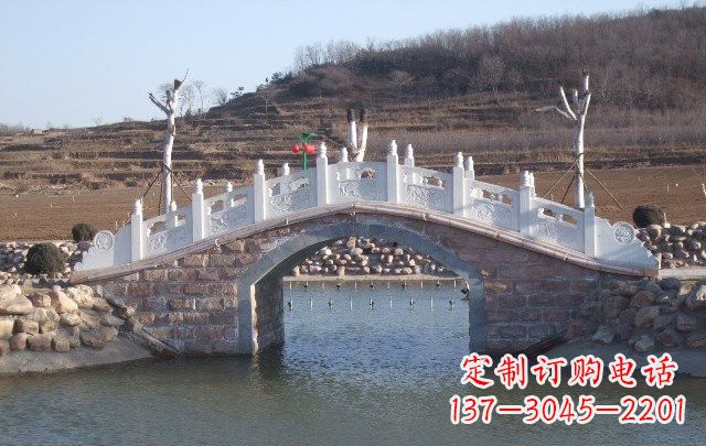 南阳独特设计的拱桥石雕
