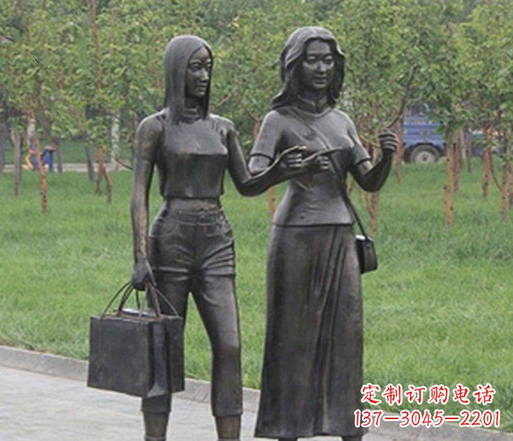 南阳艺术精品铜雕——公园逛街女性人物铜雕塑