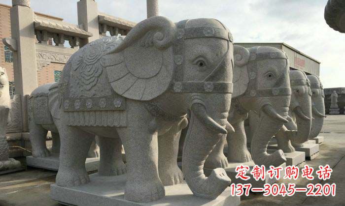 南阳庄严雄伟的大象石雕
