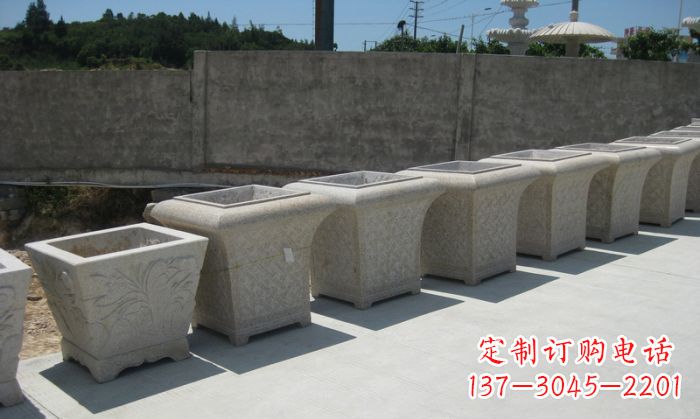 南阳大理石花盆石雕 – 在公园展现精美自然风貌