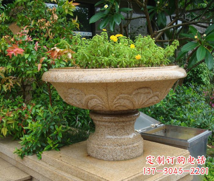南阳雕塑花盆,精雕细琢