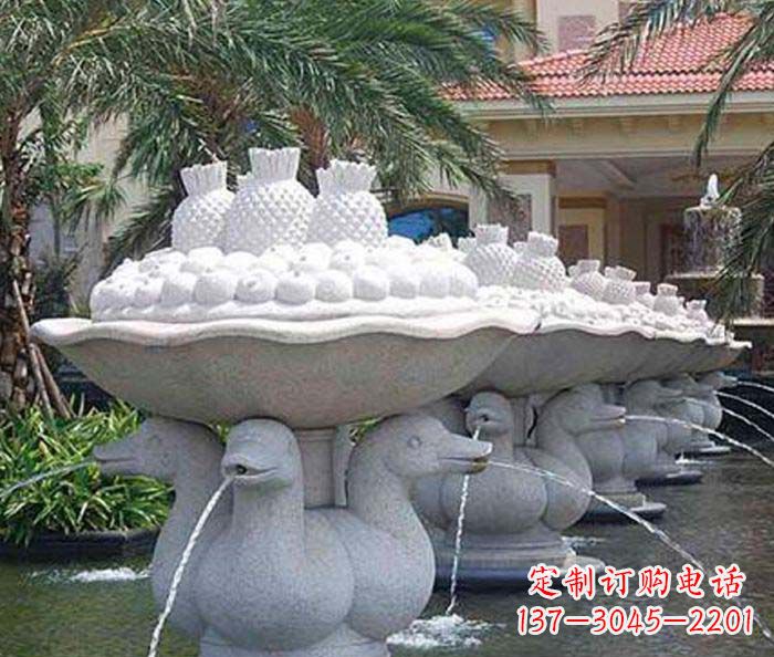 南阳高雅精致的天鹅石雕