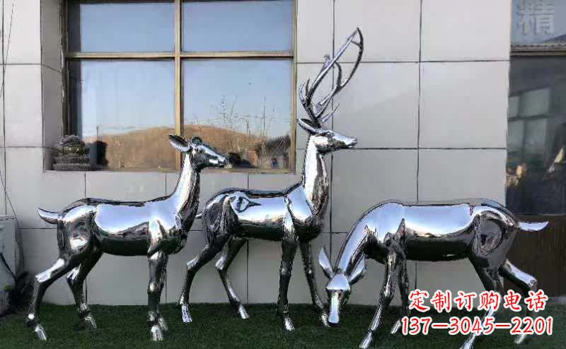 南阳公园镜面不锈钢动物鹿雕塑
