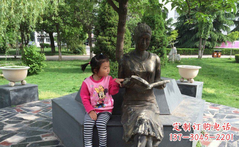 南阳优雅可爱的女孩铜雕