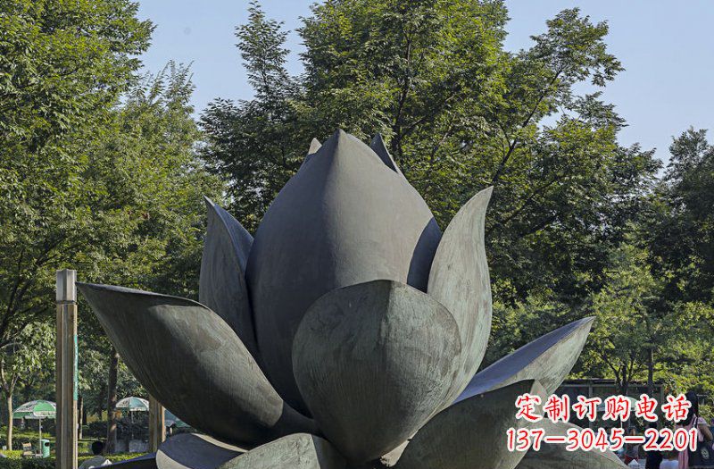 南阳公园莲花景观铜雕