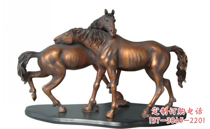 南阳公园两匹马动物铜雕