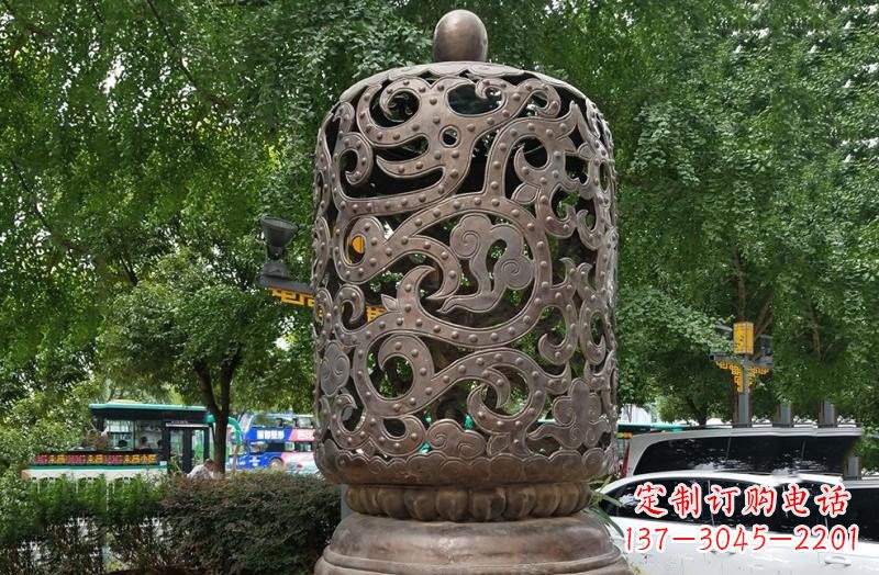 南阳浪漫精致镂空灯笼铜雕