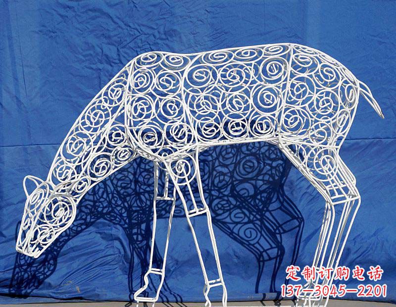 南阳精致不锈钢镂空梅花鹿雕塑