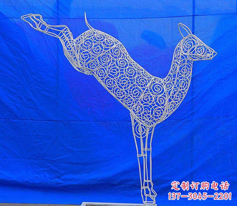 南阳公园梅花鹿镂空不锈钢雕塑
