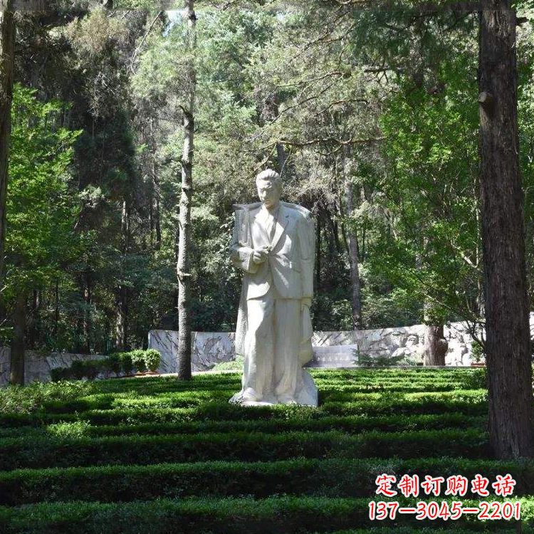 南阳聂耳汉白玉石雕塑,追随伟大作曲家的足迹