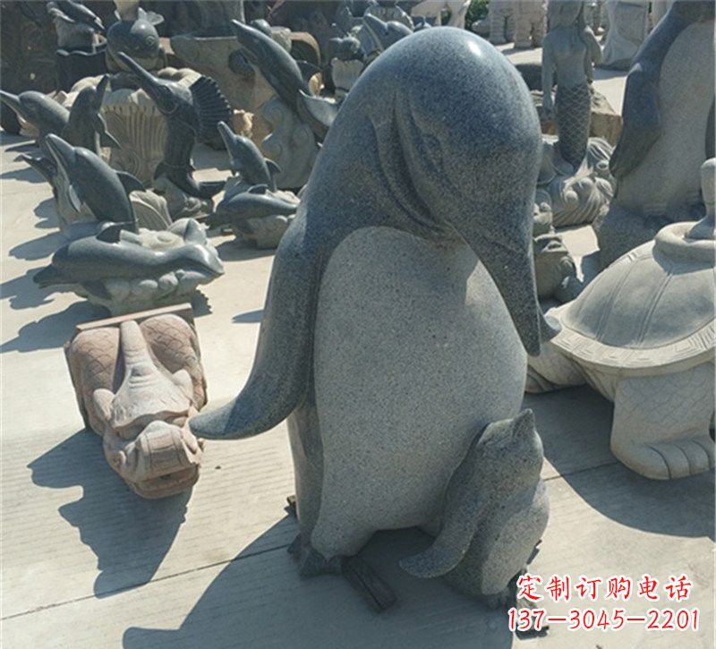 南阳公园母子企鹅石雕