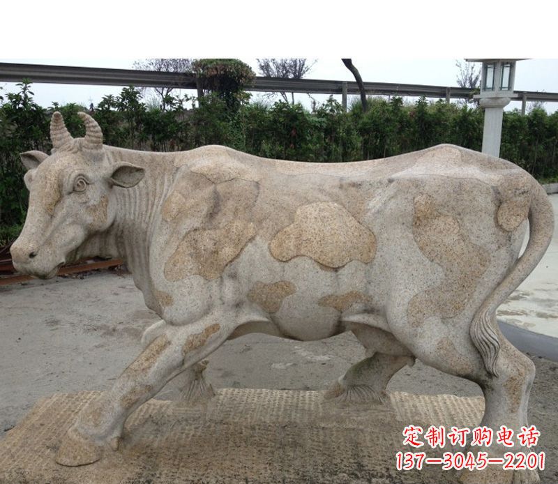 南阳中领雕塑精美绝伦的奶牛石雕