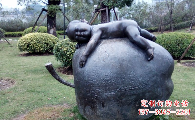 南阳精致可爱的苹果雕塑