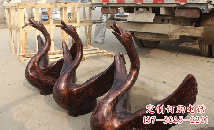 南阳优雅活泼的天鹅铜雕