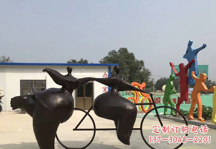 南阳青春无悔,精致自行车雕塑