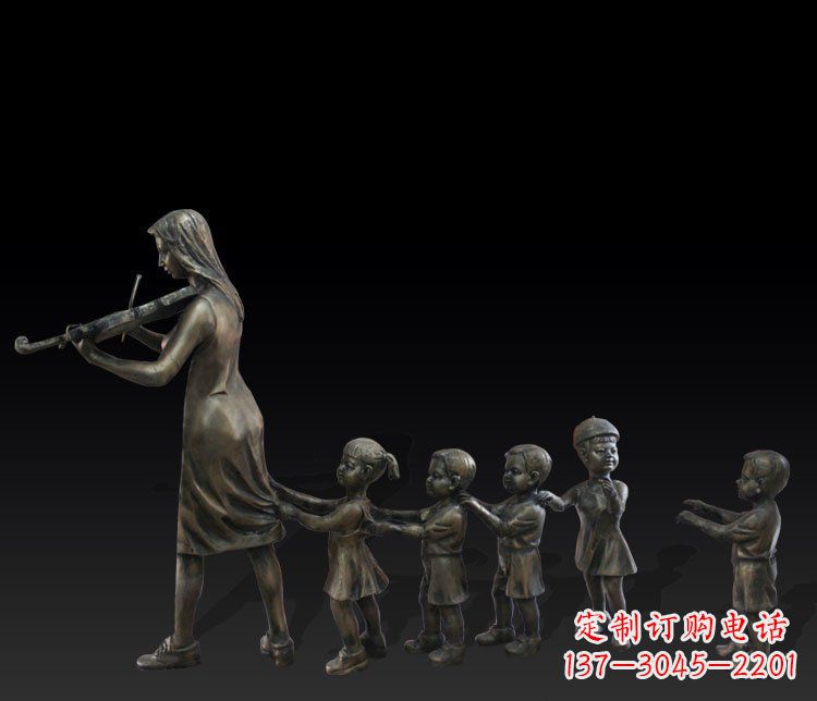 南阳传统风格老鹰捉小鸡铜雕