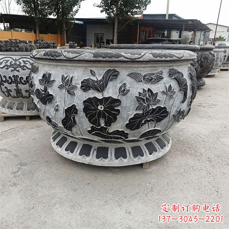 南阳公园石雕水缸