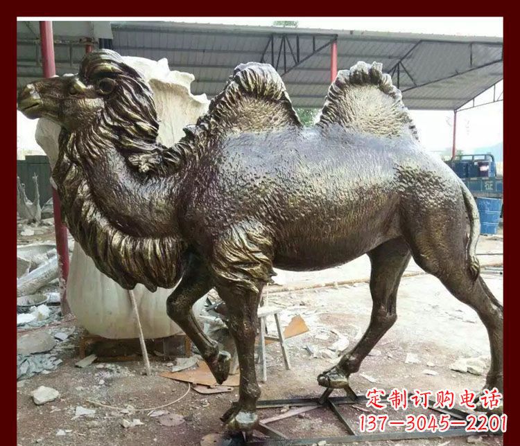 南阳双峰骆驼铜雕塑,精美绝伦