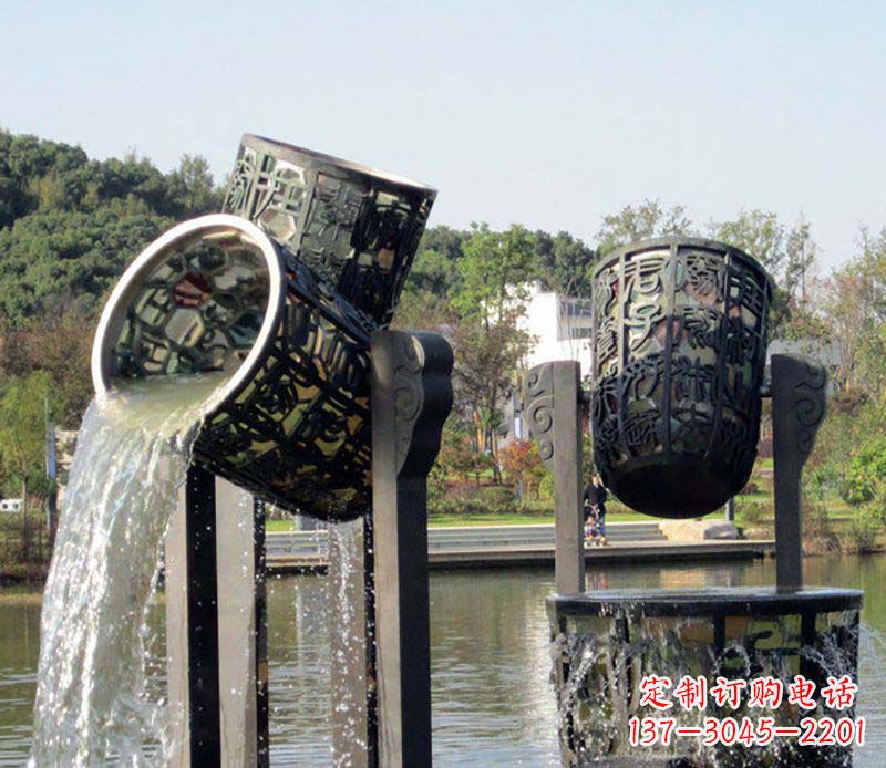 南阳精美的铜制公园水缸喷泉雕塑