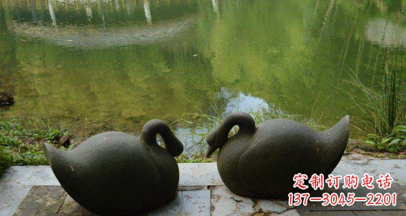 南阳高雅优美的天鹅铜雕