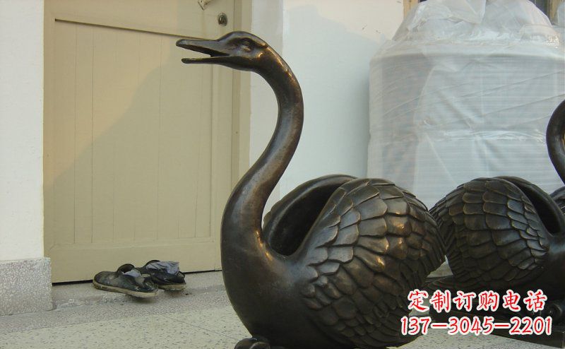 南阳公园天鹅动物铜雕 (3)