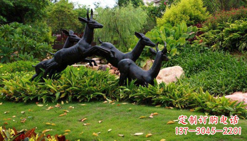 南阳公园跳跃的小鹿动物铜雕