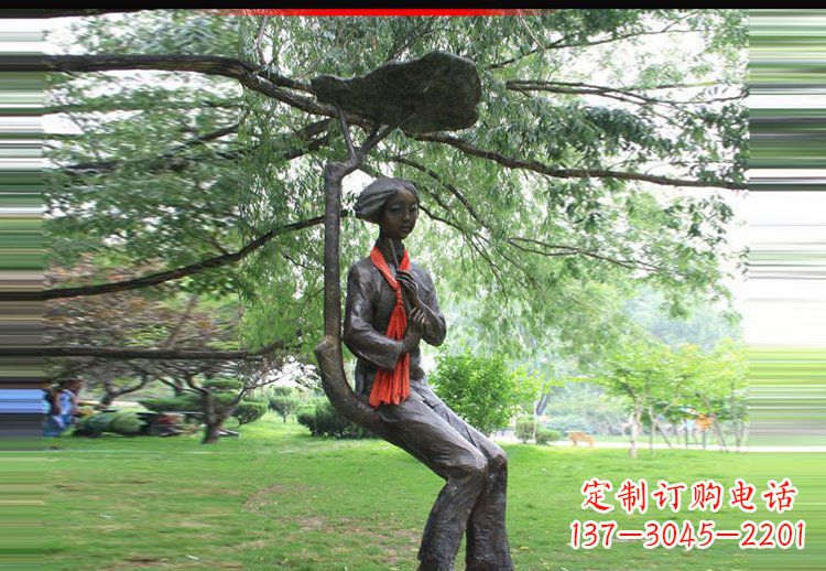 南阳可爱迷人的美女雕塑