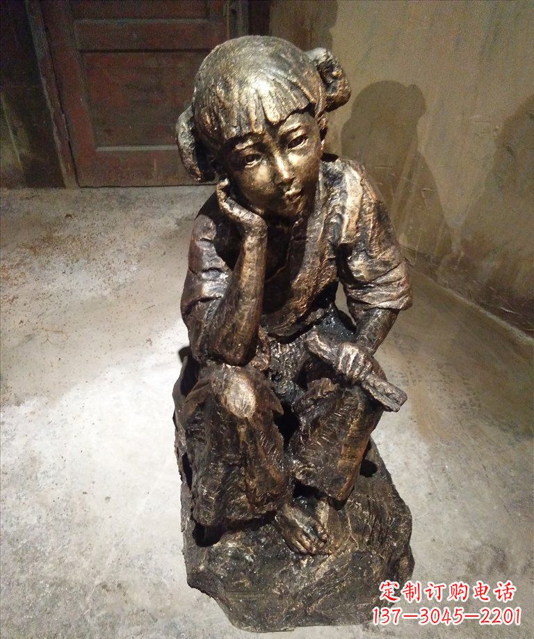 南阳童真美丽的小女孩铜雕