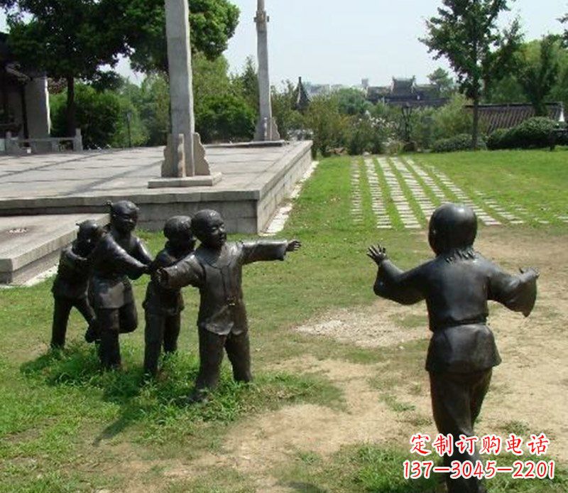 南阳老鹰雕塑,巧妙玩耍、永记美好