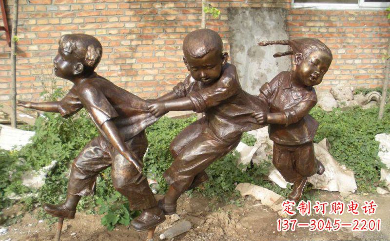 南阳铜雕老鹰—勇捕小鸡的动态展示