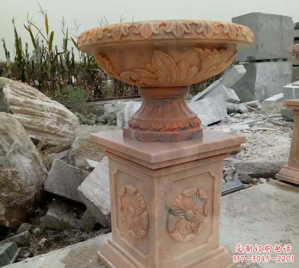 南阳公园晚霞红花盆石雕