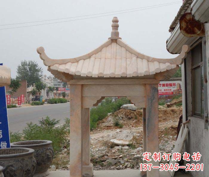 南阳公园晚霞红四角石雕凉亭