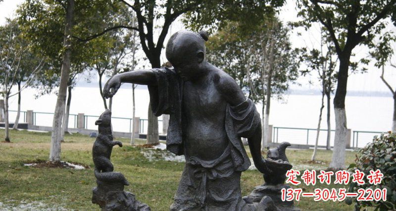 南阳铜质高端松鼠雕塑