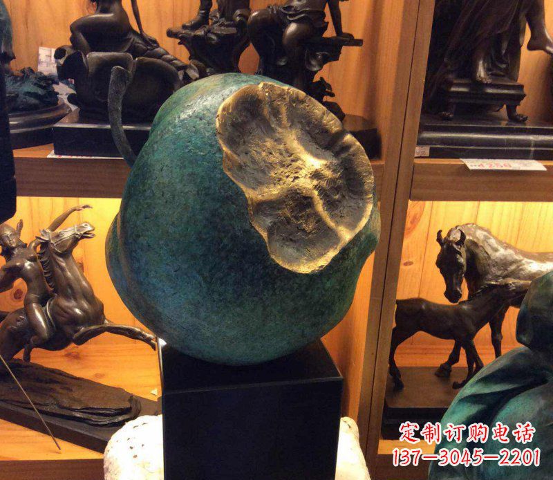 南阳铜质可爱苹果雕塑